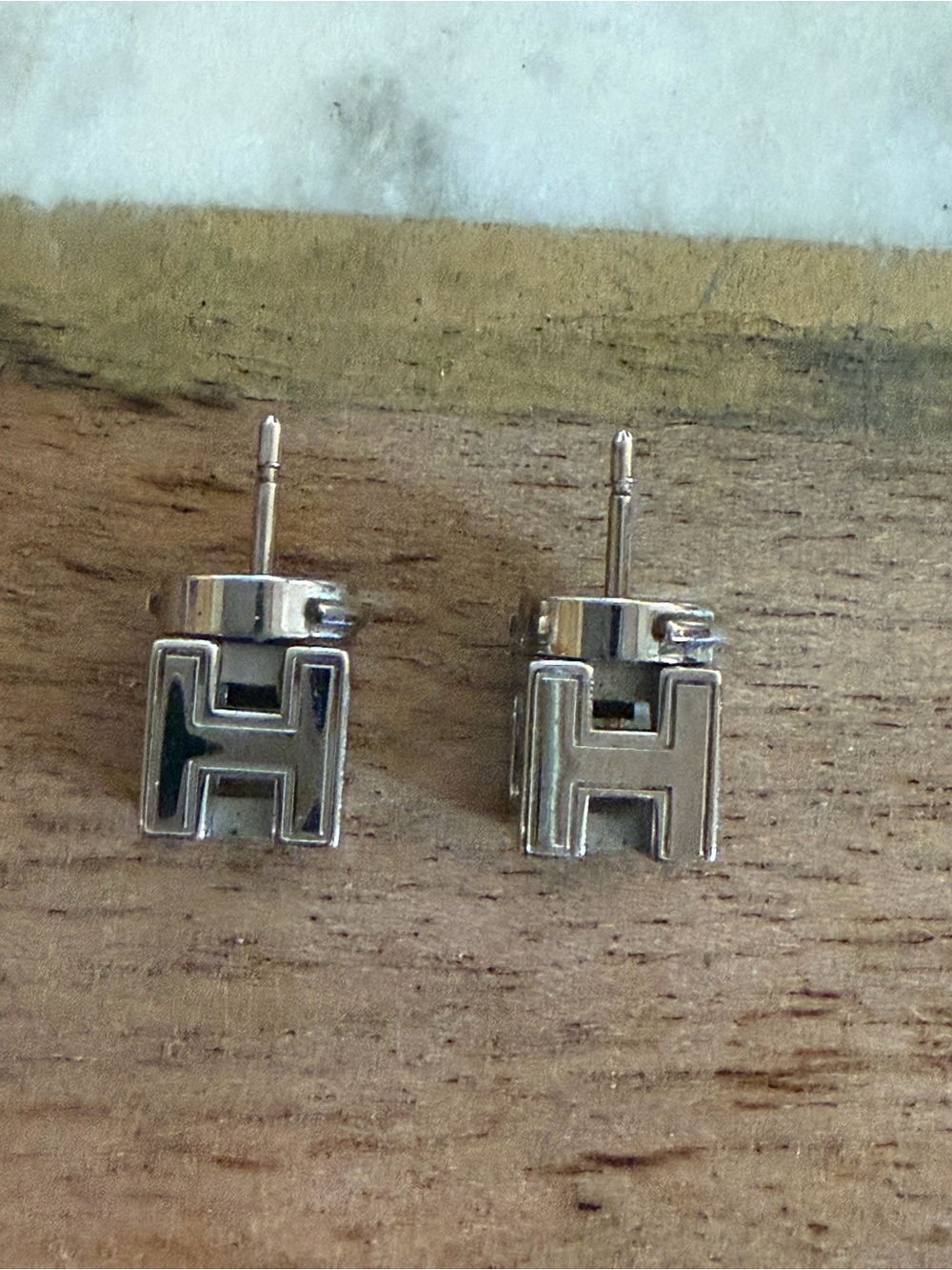 Hermes White and Silver H Logo Stud Earrings - Picture 4 of 5